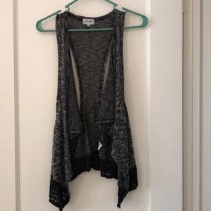 J Gee (M) Women’s Black and White Knit Vest